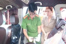 Bắt quả tang 1 phụ nữ vận chuyển trái phép hơn nửa kg ma tuý trong quán ăn