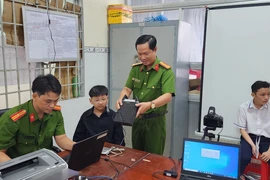 Công an tỉnh Kiên Giang cấp thẻ căn cước cho công dân dưới 14 tuổi