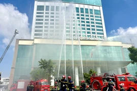 Cần Thơ thực tập phương án chữa cháy với giả định cháy khách sạn 27 tầng