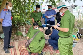 Khai quật tử thi, phát hiện bé trai 5 tuổi tử vong là do cha dượng bạo hành