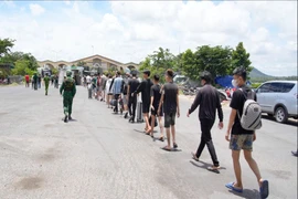 An Giang: Tiếp nhận 72 công dân Việt Nam do Campuchia trao trả, có 2 người bị truy nã