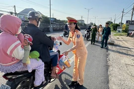 Đồng Tháp: 'Trạm dừng chân nghĩa tình' tiếp sức người dân dịp Tết Dương lịch