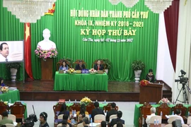 Kiến nghị xem xét việc chi tiền ngân sách cho đội bóng