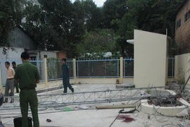 Ngã trụ phát sóng đài truyền thanh, 2 người thương vong