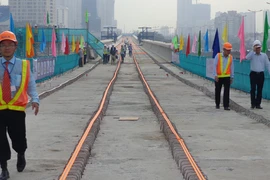 Ray chạy tàu metro số 1 sẽ không rung, ồn điếc tai