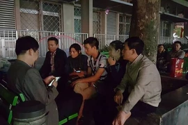 Khám xong sản phụ hôn mê, bác sĩ Trung Quốc bỏ trốn