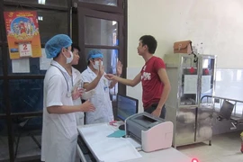 Người nhà bệnh nhân hở chút là hành hung bác sĩ 