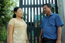 Ông trưởng khu phố vận động dân hiến đất làm đường