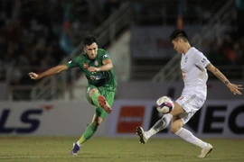 Merlo đánh bại thầy trò Kiatisak 