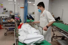 Xe chở 22 người gặp nạn: 2 người tử vong, 19 bị thương