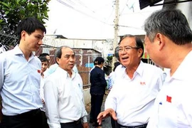 Người dân lo lắng trước tình trạng nước sạch bỗng có màu, có mùi