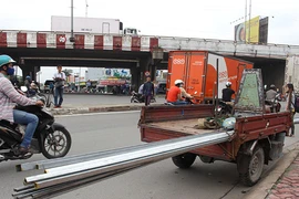 TP.HCM phạt hơn 1.300 xe thô sơ, 3 bánh
