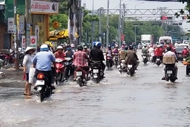 Quận Bình Tân nói gì về đường Hồ Học Lãm “tụ nước”?