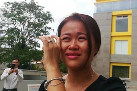Cư dân Carina bật khóc khi nhận thông báo bị cắt hỗ trợ
