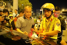 Lập chốt xử lý người say ở Hàng Xanh 