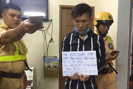 Tàng trữ ma tuý, thanh niên đi thu tiền bảo kê bị CSGT vây bắt