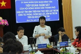 Bức xúc vụ để mẹ gõ cửa tìm nơi giám định khi con bị xâm hại
