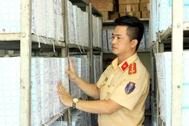Khóc cười chuyện bỏ quên bằng lái xe ở chỗ CSGT