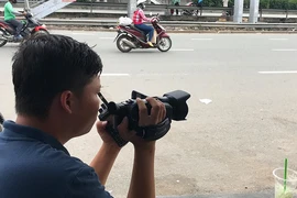 Quán cơm... theo dõi CSGT để báo cho xe vi phạm