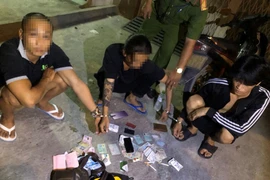 CSGT quận 12 bắt quả tang nghi can tàng trữ ma túy