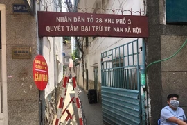 Công an đang phong tỏa một đường ở quận 8