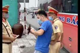 TP.HCM phạt nhiều xe khách vì chở quá 20 người 