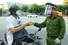 Công an TP.HCM hướng dẫn 11 vấn đề kiểm tra giấy đi đường ở nội đô