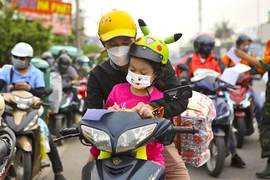 Gần 7.000 đơn đề nghị đăng kí đón con em, người thân về lại TP.HCM