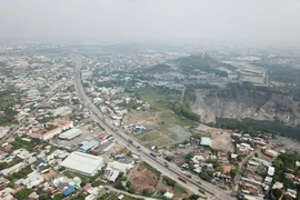 Đoạn Mỹ Phước - Tân Vạn (Bình Dương), một đoạn của đường vành đai 3 TP.HCM đã hoàn thành và đang khai thác. Ảnh: ĐÀO TRANG