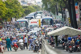 Ùn tắc giao thông tại TP.HCM. Ảnh: NGUYỆT NHI