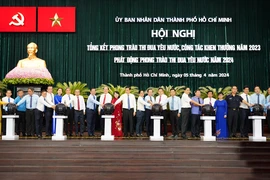 Cán bộ, công chức TP.HCM phải thi đua sáng tạo, dám nghĩ, dám làm