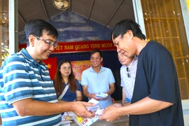 Báo Pháp Luật TP.HCM mang tấm lòng thơm thảo đến bà con vùng lũ Ninh Thuận cũ