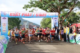 Hàng nghìn VĐV tranh tài tại Giải Vô địch quốc gia Việt dã leo núi 'Chinh phục đỉnh cao Bà Rá' lần thứ 28
