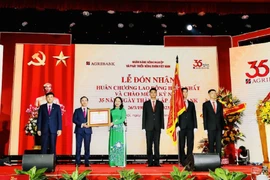 Agribank đón nhận Huân chương Lao động hạng Nhất, chào mừng kỷ niệm 35 năm ngày thành lập