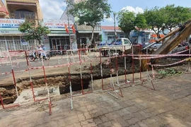 1 công nhân tử vong lúc đào đường