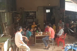 Đánh nữ sinh lớp 6 ngất rồi kéo 60m vứt xuống hố? 