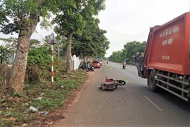 2 thiếu niên tử vong vì tông xe vào gốc cây 