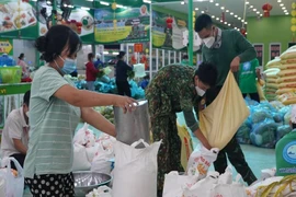 BR-VT: Chuyển nhanh 9.000 phần lương thực đến người dân thị trấn Long Hải