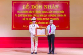 Phó giám đốc Công an tỉnh Bà Rịa-Vũng Tàu nhận Huân chương Bảo vệ Tổ quốc hạng Ba