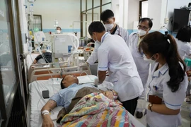 Thuyền viên người Trung Quốc nói lý do 18 người trên tàu WUZHOU 8 bị ngộ độc 