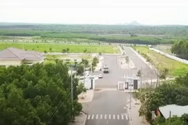 Cụm công nghiệp xây xong bỏ không vì thiếu sổ hồng