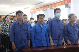 Xét xử 56 bị cáo vụ án đưa hối lộ cho thanh tra giao thông để 'mua đường'