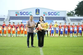 Giám đốc Đài truyền hình Bà Rịa- Vũng Tàu nhận Kỷ niệm chương “Vì sự nghiệp bóng đá Việt Nam”