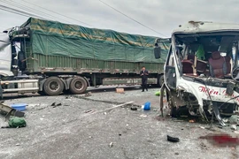 Tai nạn liên hoàn trên Quốc lộ 1, một người chết, nhiều người bị thương