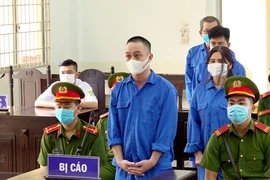 Án nặng cho 4 bị cáo giúp người Trung Quốc xuất cảnh trái phép