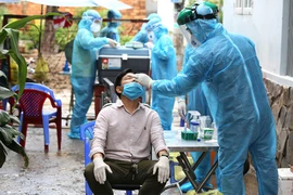 Tự đi xét nghiệm SARS-CoV-2 được không?