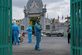 Campuchia trước nguy cơ bùng phát cùng lúc 2 biến thể COVID-19