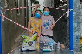 Chính phủ và nhiều tổ chức hỗ trợ cho trẻ mồ côi trong dịch
