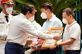 'Hình ảnh cao đẹp của chiến sĩ tuyến đầu còn mãi trong lòng dân'