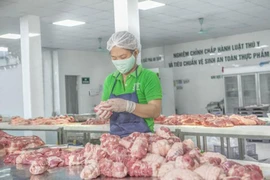 Khủng hoảng thừa thịt heo nhưng giá ở chợ, siêu thị vẫn đắt
